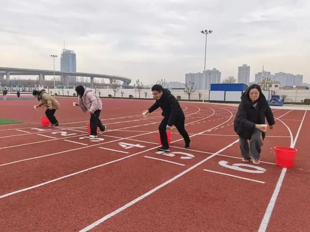 管城回族区实验中学：活力校园凝众志 趣味赛事暖人心