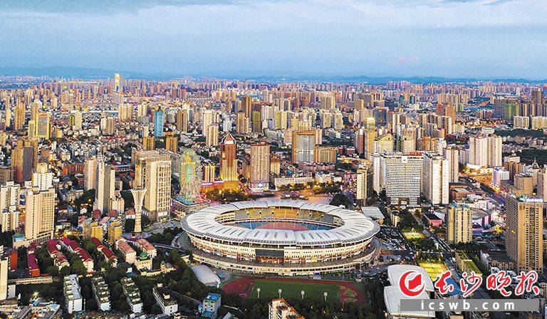 從《年會2》到《改邪歸正》，越來越多的影視作品青睞“鏡頭裡的長沙”