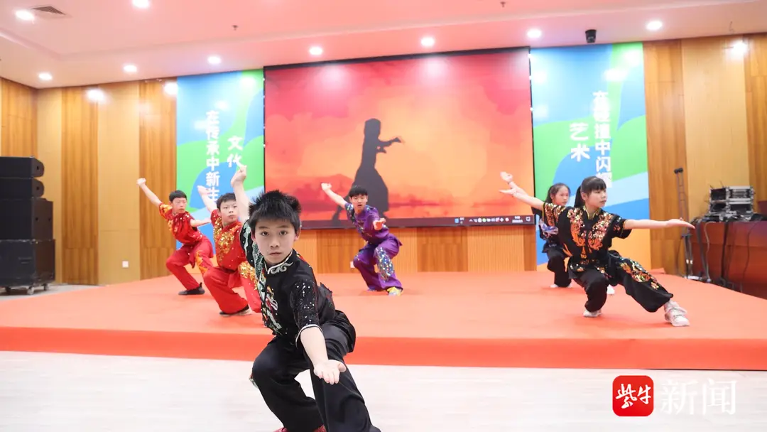 沉浸式藝術盛宴綻放青春風采！鎮江市南徐中學舉辦師生藝術展演