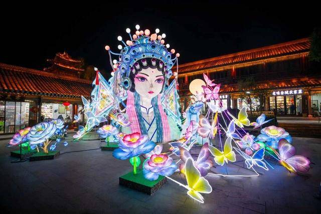 過年就來臺兒莊，全國在校大學生、18歲以下未成年人，門票免費！