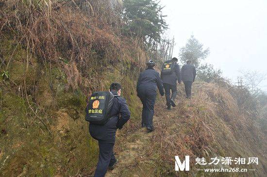 隆回：“法律年貨”送上門